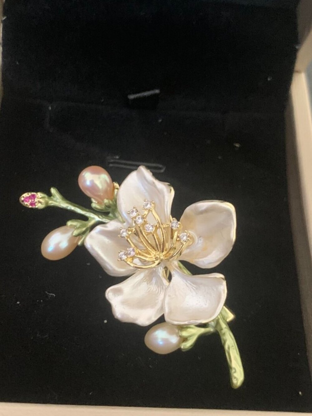 Stunning Cubic Zirconia Floral Brooch